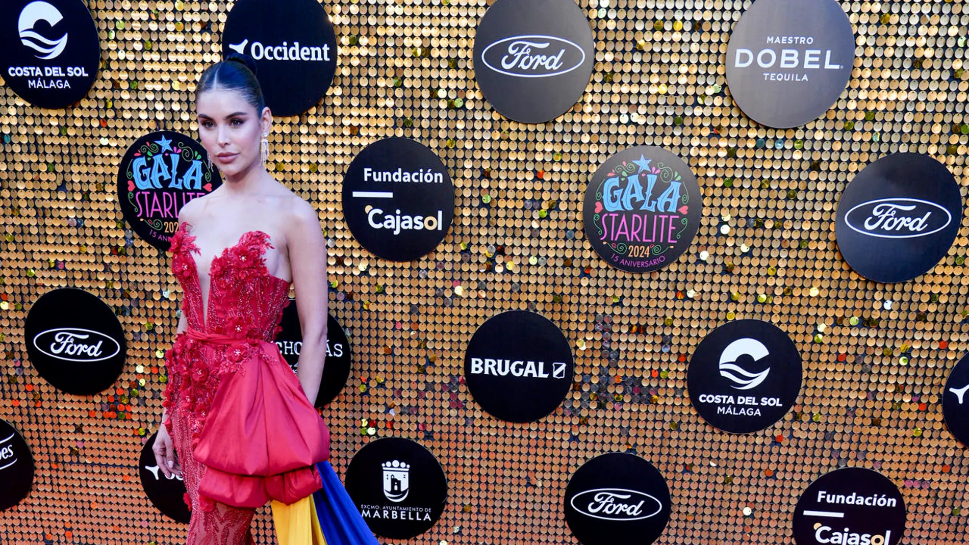 La influencer y modelo Ninoska Vázquez en la alfombra roja en la XV Gala Starlite Occident
