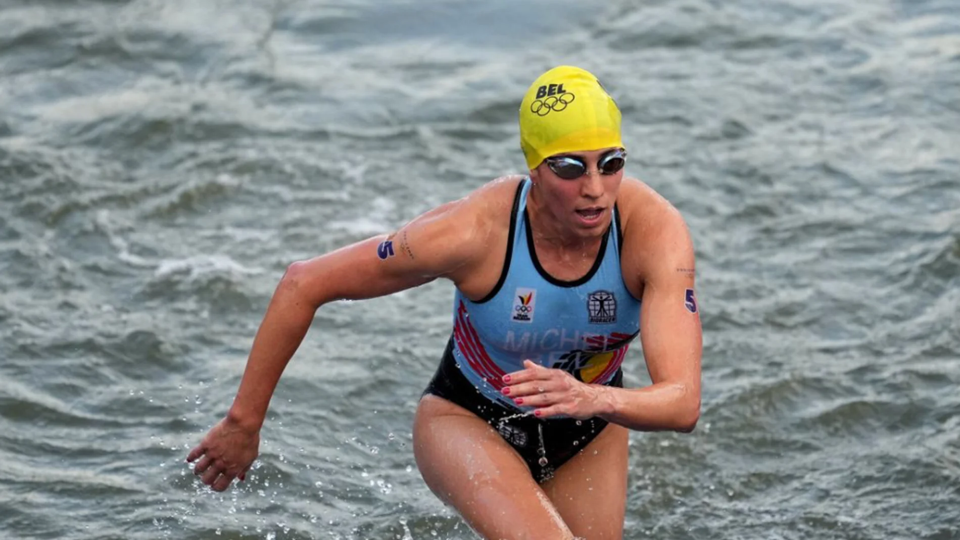 Una atleta belga lleva varios días ingresada por una bacteria tras nadar en el Sena en la prueba de triatlón de los Juegos