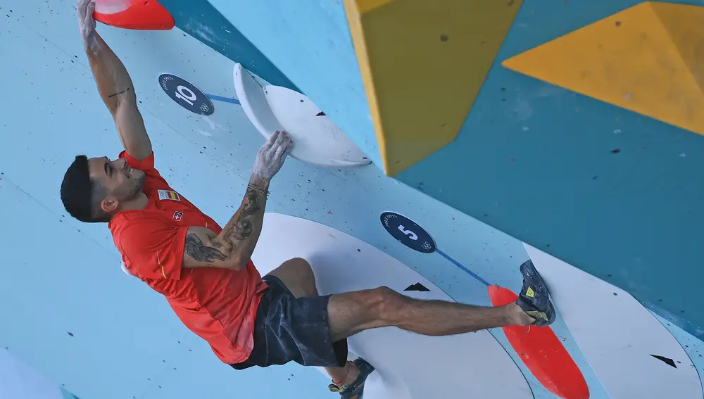 Alberto Ginés se obliga a remontar para poder acceder a la final
