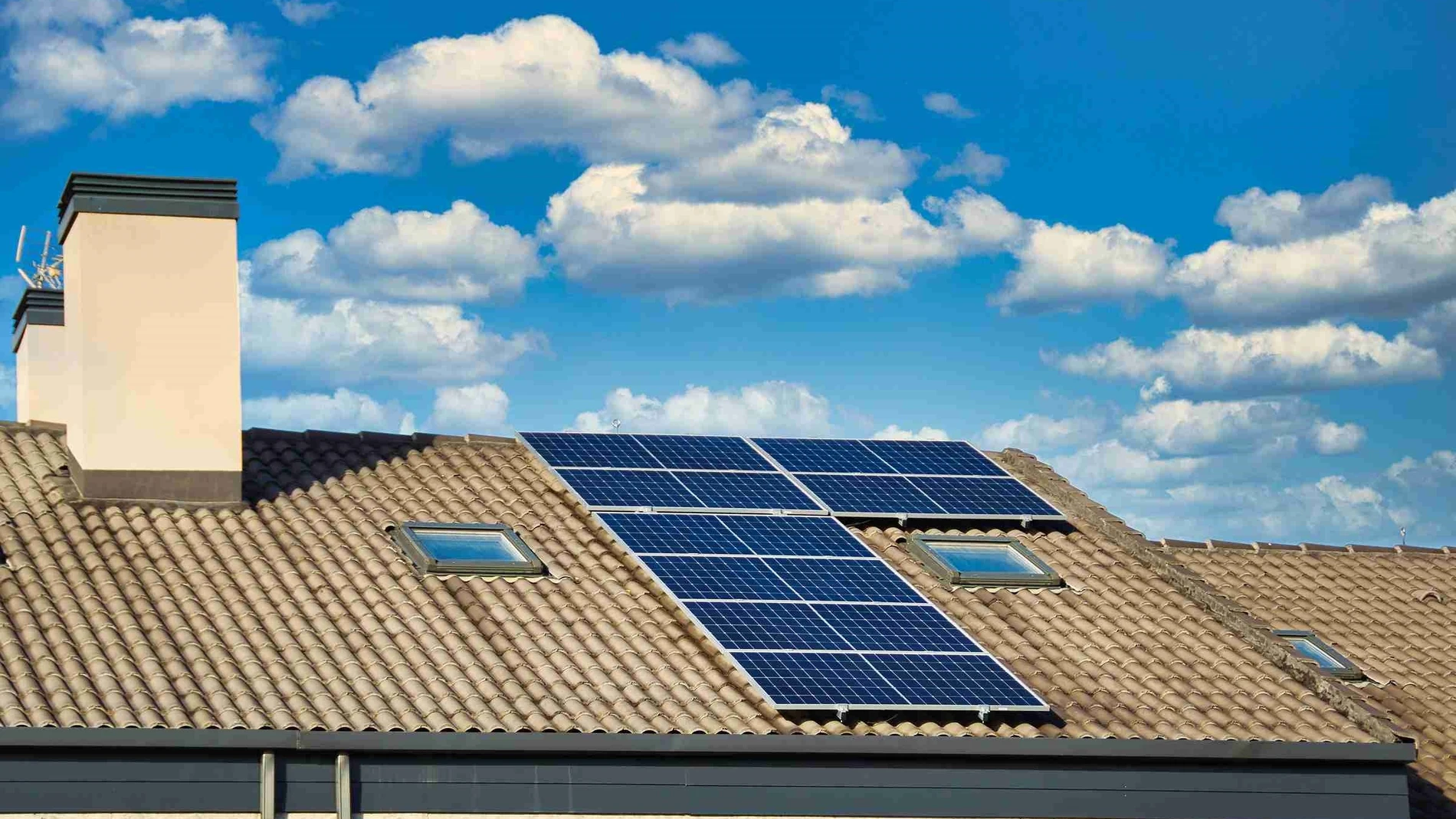 Endesa supera los 300.000 autoconsumos conectados a la red, tras añadir más de 50.000 en lo que va de 2024 ENDESA 05/08/2024