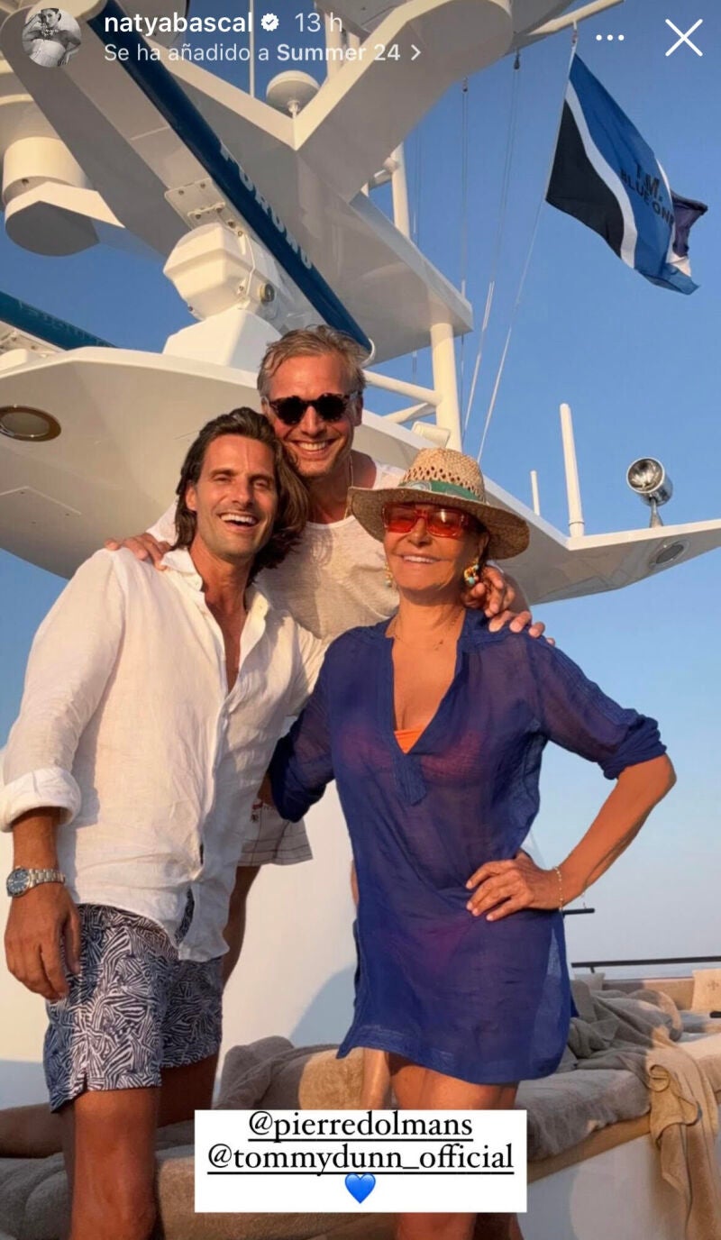 Naty Abascal con look de playa.