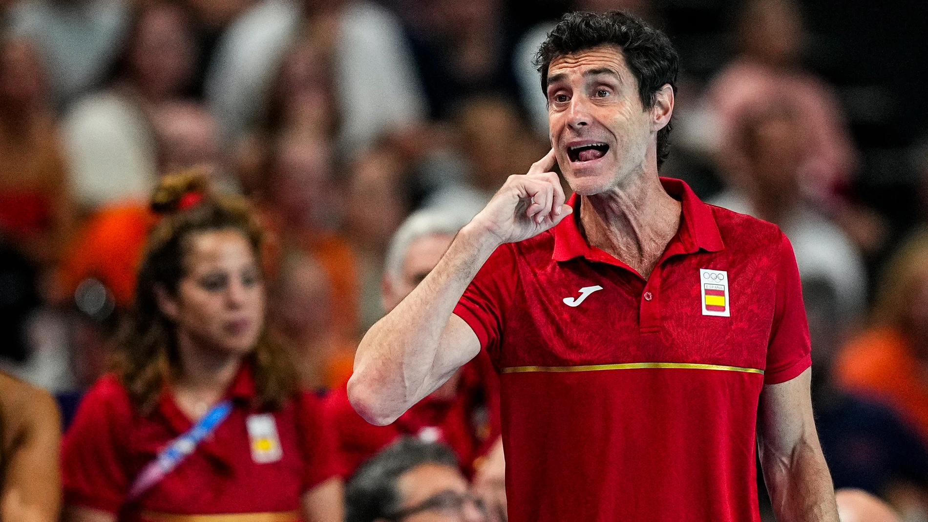 Miki Oca, head coach of Spain gestures during Women's Quarterfinal of the Water Polo between Canada and Spain on Paris La Defense Arena during the Paris 2024 Olympics Games on August 6, 2024 in Paris, France. AFP7 06/08/2024 ONLY FOR USE IN SPAIN