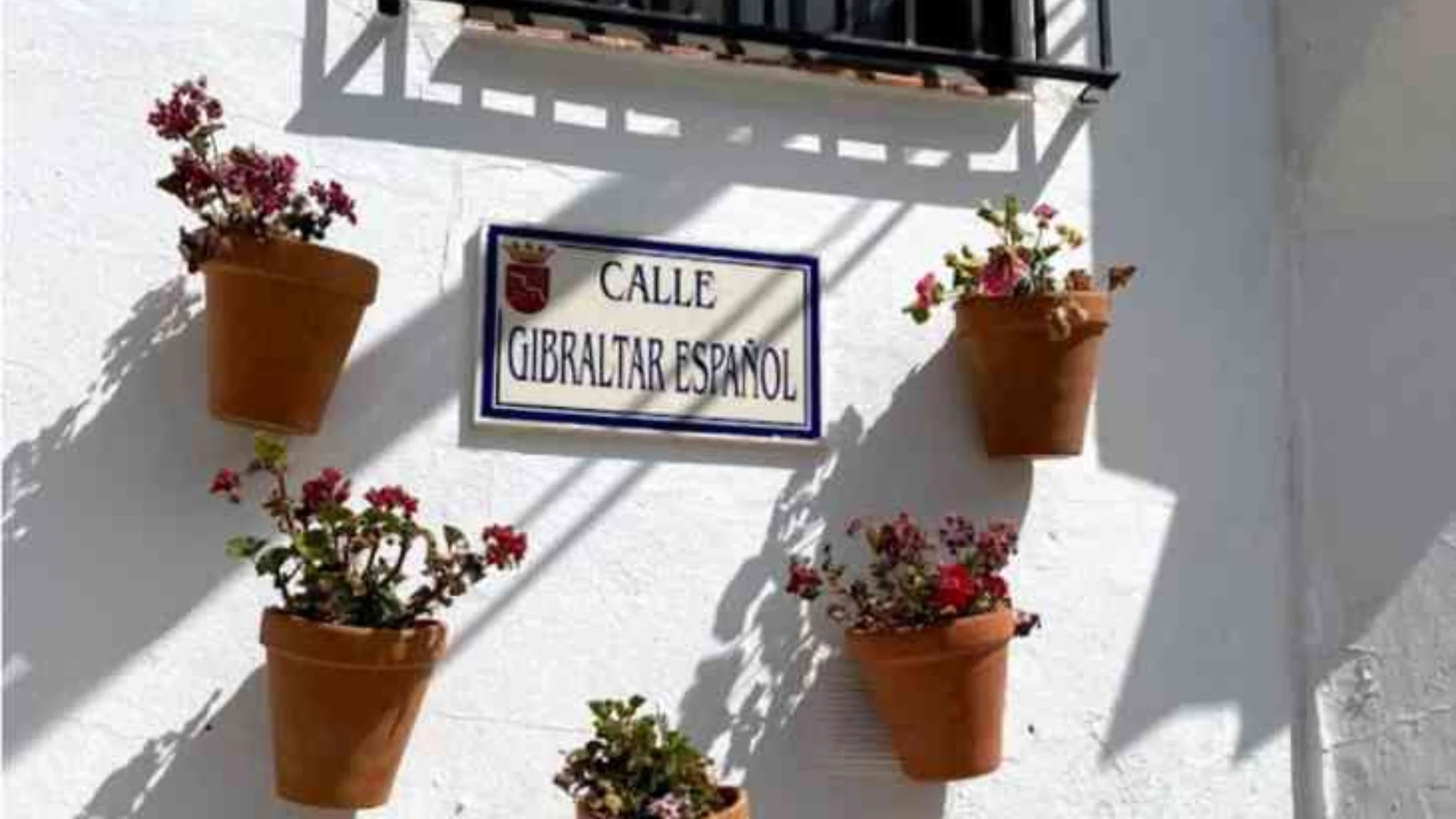 ¿Te imaginas vivir en 'Te falta un tornillo' o 'Gibraltar español'? Estas son las calles con los nombres más originales de España