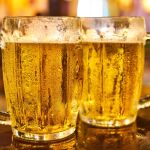 Jarras de cerveza helada