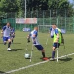 Varios ucranianos heridos en la guerra en un partido de fútbol