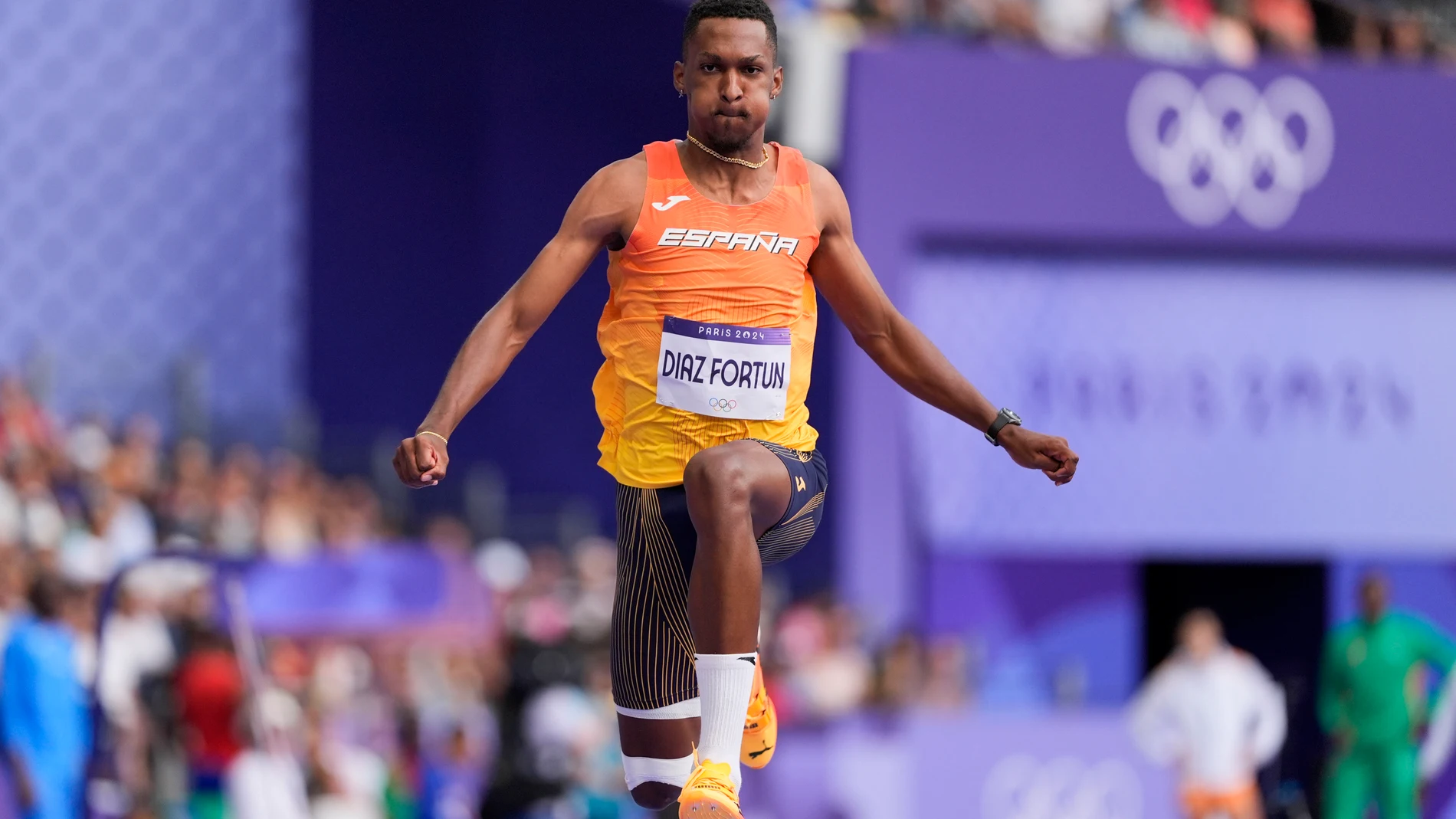Jordan Díaz, en pleno vuelo para meterse en la final de triple salto