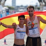 María Pérez y Álvaro Martín, campeones olímpicos de maratón mixto de marcha