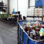 En 2023, el sistema de gestión de aceites industriales usados en España (Sigaus) gestionó 8.153 toneladas de este residuo en Castilla y León, procedentes de 4.800 establecimientos de diversa tipología