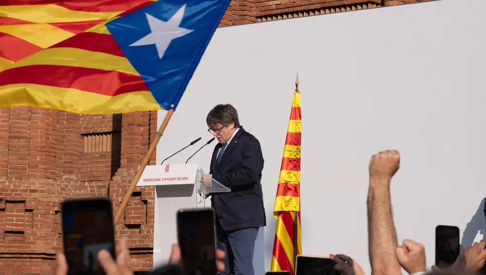 Concentración para recibir al expresidente de la Generalitat Carles Puigdemont en Barcelona