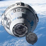 Starliner en su maniobra de acercamiento a la Estación Espacial Internacional.