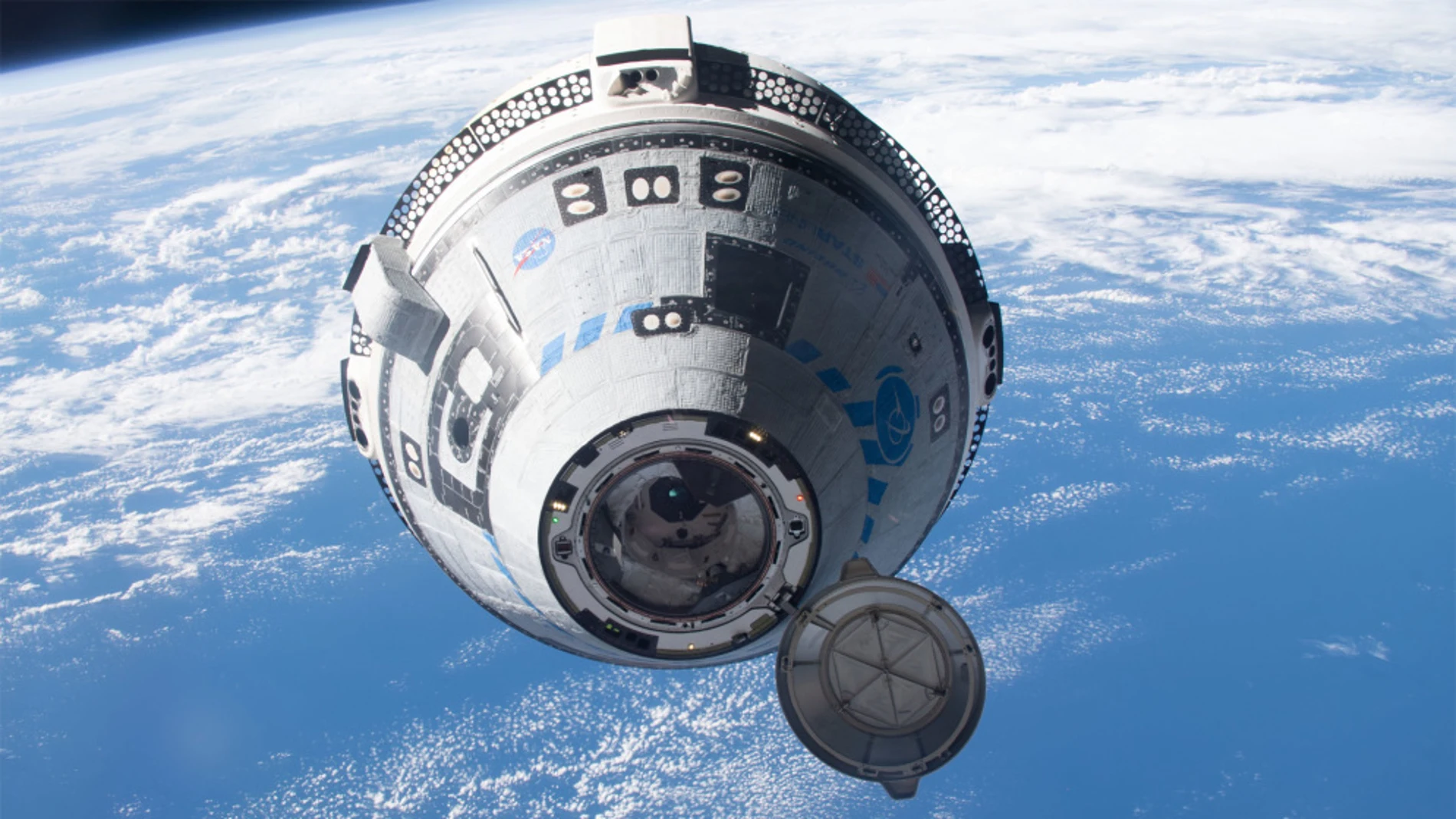 Starliner en su maniobra de acercamiento a la Estación Espacial Internacional.