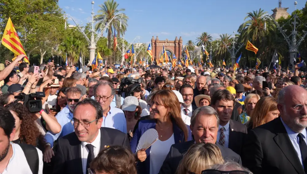 Concentración para recibir al expresidente de la Generalitat Carles Puigdemont en Barcelona