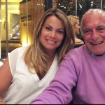 Carla Goyanes junto a su padre, Carlos Goyanes