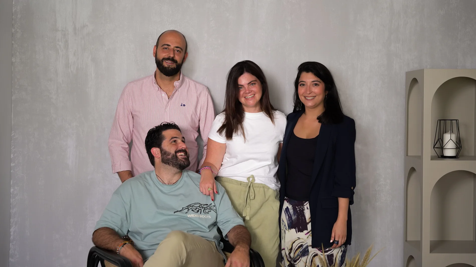 El equipo de SO Media Group durante su encuentro con LA RAZÓN