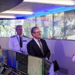 El "premier" británico, Keir Starmer, visita la Policía Metropolitana de Lodnres