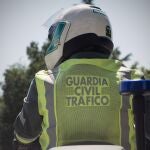 Un agente de la Guardia Civil de tráfico