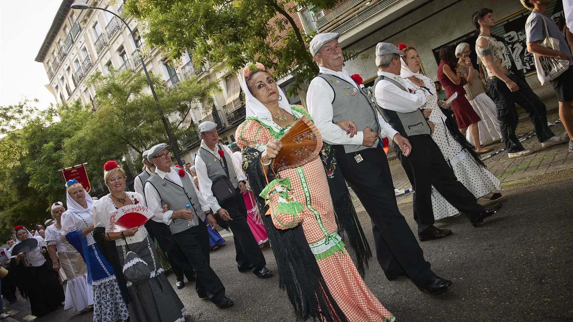 MADRID.-Cien agentes municipales vigilarán cada día las fiestas de San Lorenzo, que comienzan hoy en Lavapiés