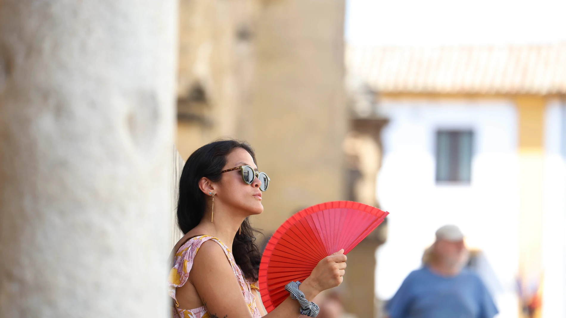 CÓRDOBA, 10/08/2024.- Nueva jornada calurosa en Córdoba, este sábado, en una nueva ola de calor verano con temperatura superiores 40 grados. EFE/ Salas