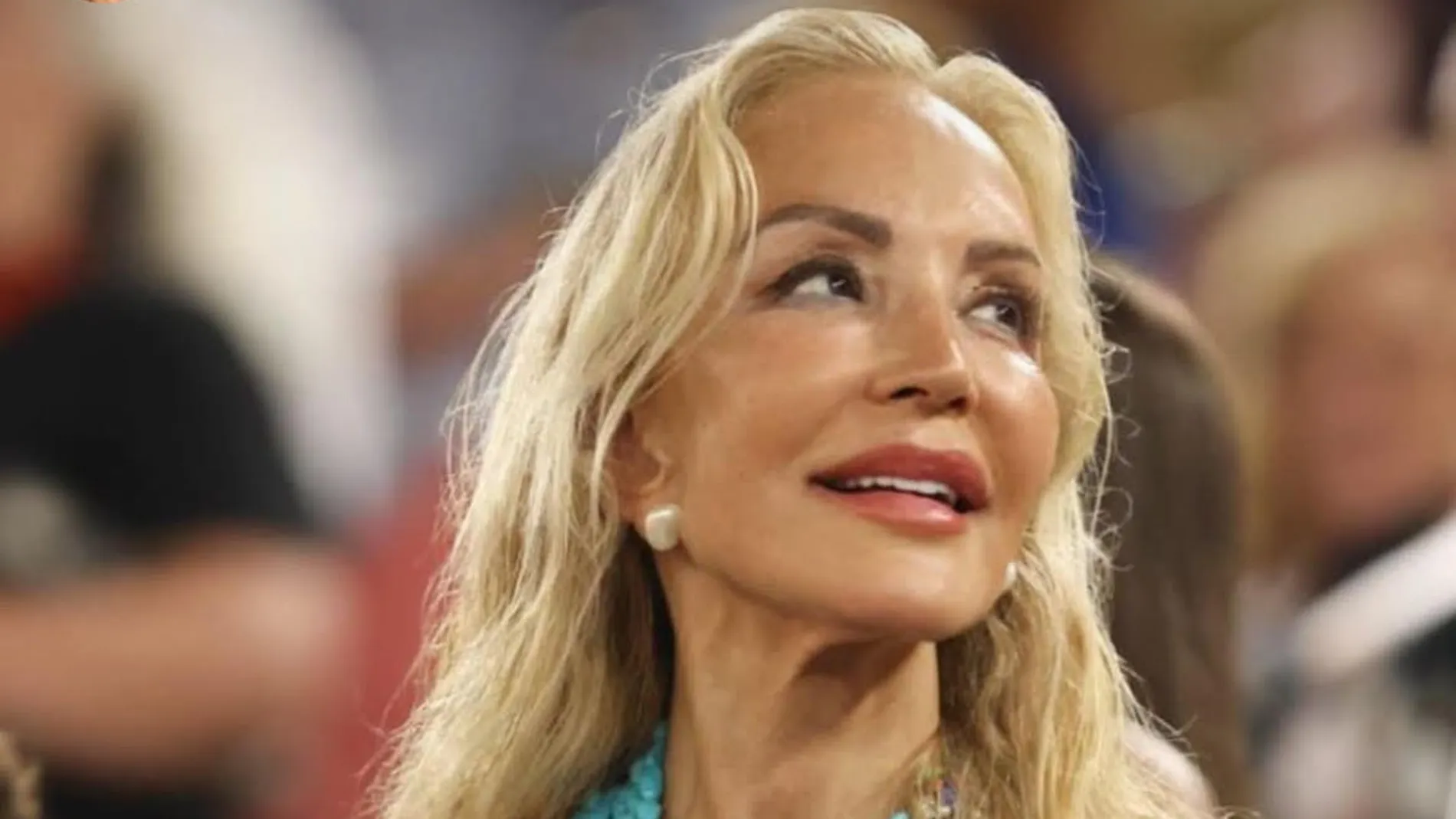 Carmen Lomana con vestido de Charo Ruiz.