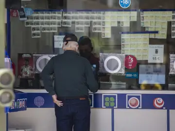 Un señor denunció a una administración por robarle 6.000 euros de la Lotería de Navidad y acabó perjudicado Un señor denunció a una administración por robarle 6.000 euros de la Lotería de Navidad y acabó perjudicado