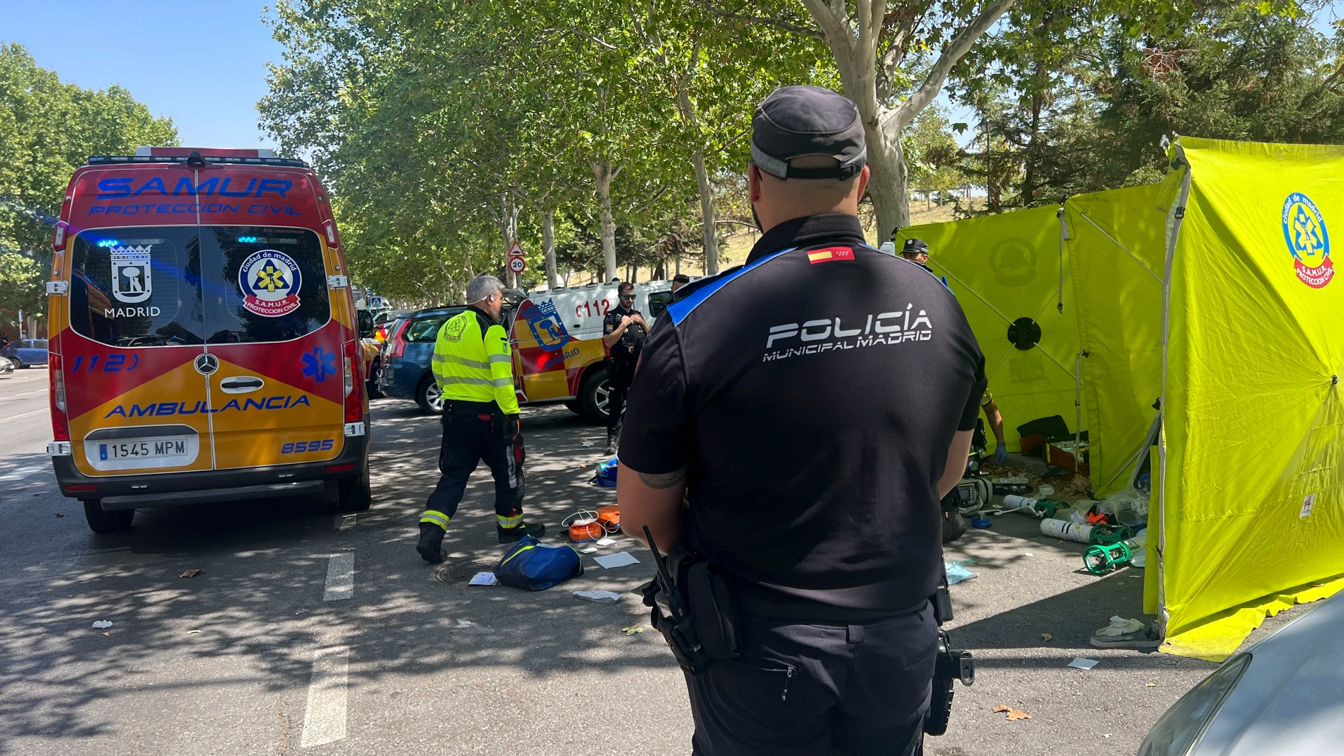 MADRID , 12/08/2024.- Un hombre de 44 años ha muerto este lunes por un golpe de calor en el distrito madrileño de Latina, según Emergencias Madrid. Se trata del primer fallecido por golpe de calor en lo que va de verano en la ciudad de Madrid y, según las fuentes, el hombre sufría patologías previas graves por las que recibía medicación y que han podido agravar su estado. EFE/EMERGENCIAS MADRID SOLO USO EDITORIAL/SOLO DISPONIBLE PARA ILUSTRAR LA NOTICIA QUE ACOMPAÑA (CRÉDITO OBLIGATORIO)