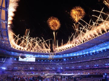 SAINT-DENIS (FRANCIA), 11/08/2024.- Fotograf&iacute;a del final de la ceremonia de clausura de los Juegos Ol&iacute;mpicos de Par&iacute;s 2024 celebrada este domingo, en el Estadio de Francia en Saint-Denis (Francia).EFE/ SASHENKA GUTIERREZ 