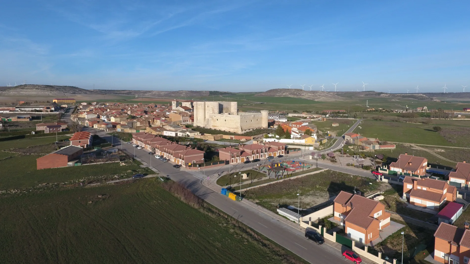 castillo de los Sarmiento en Fuentes de Valdepero (Palencia)