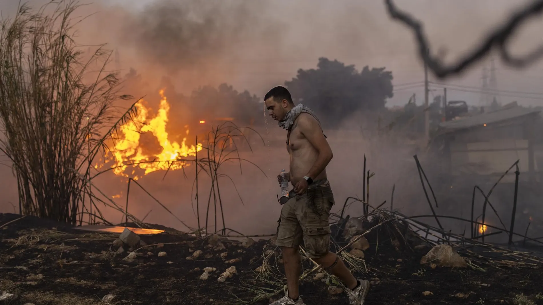 Efectivos de la UE apoyarán en el incendio que afecta a la zona de Atenas