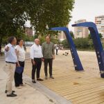 El alcalde de Valladolid, Jesús Julio Carnero, visita la Playa de las Moreras