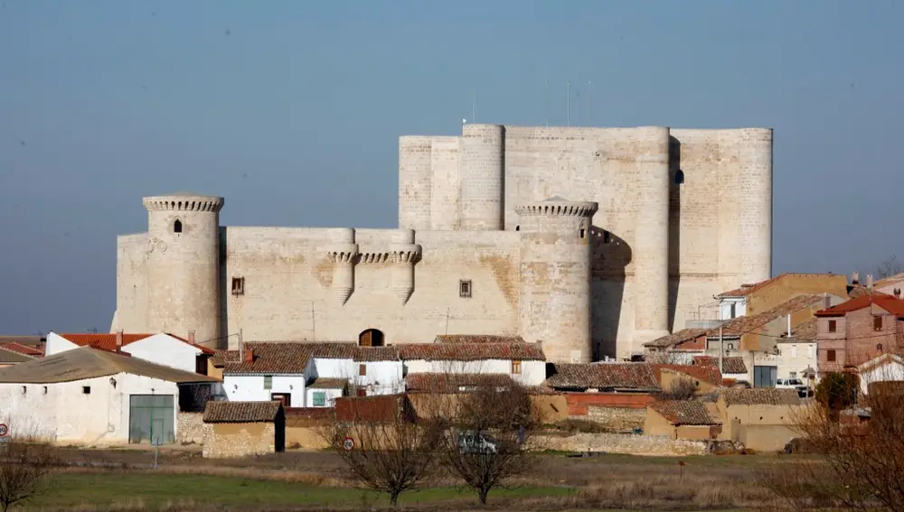 Castillo de los Sarmiento en Fuentes de Valdepero (Palencia)
