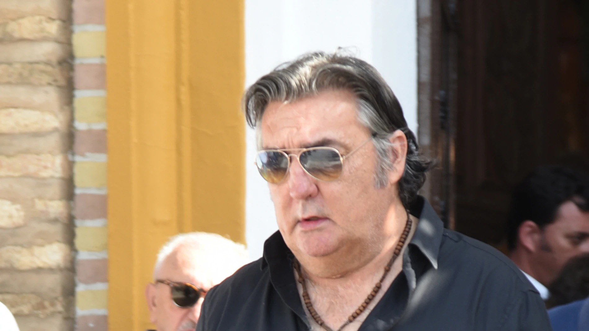 Rafa Camino durante el entierro de su padre Paco