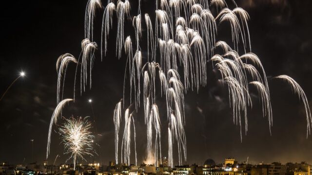 Nit de l’Albà en Elche (Alicante), y el cielo cambió de forma