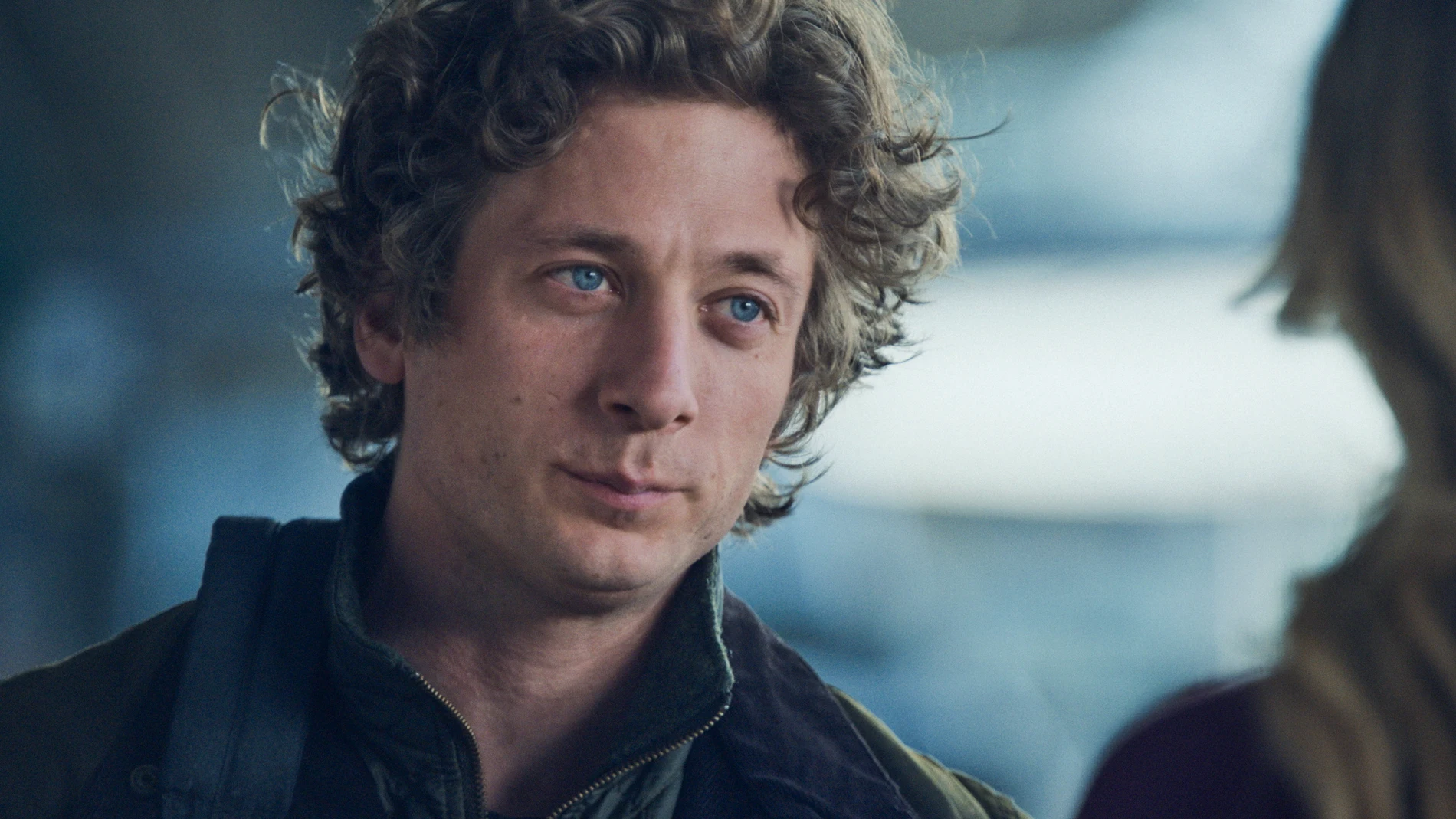 Jeremy Allen White no descansa en su empeño de destruir todo a su alrededor