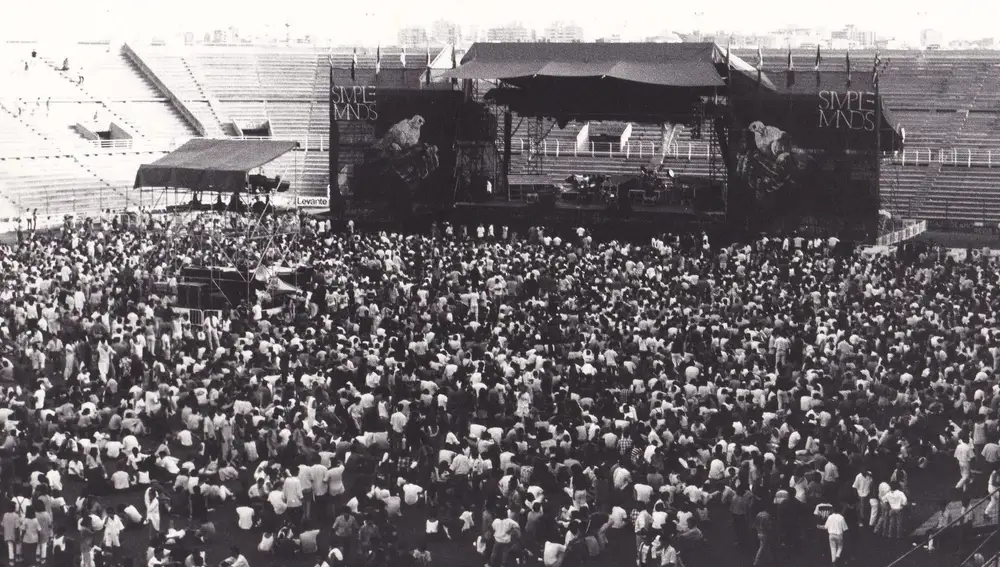 Imagen del concierto, que se celebró el 17 de agosto de 1986 en el campo de fútbol del Levante UD