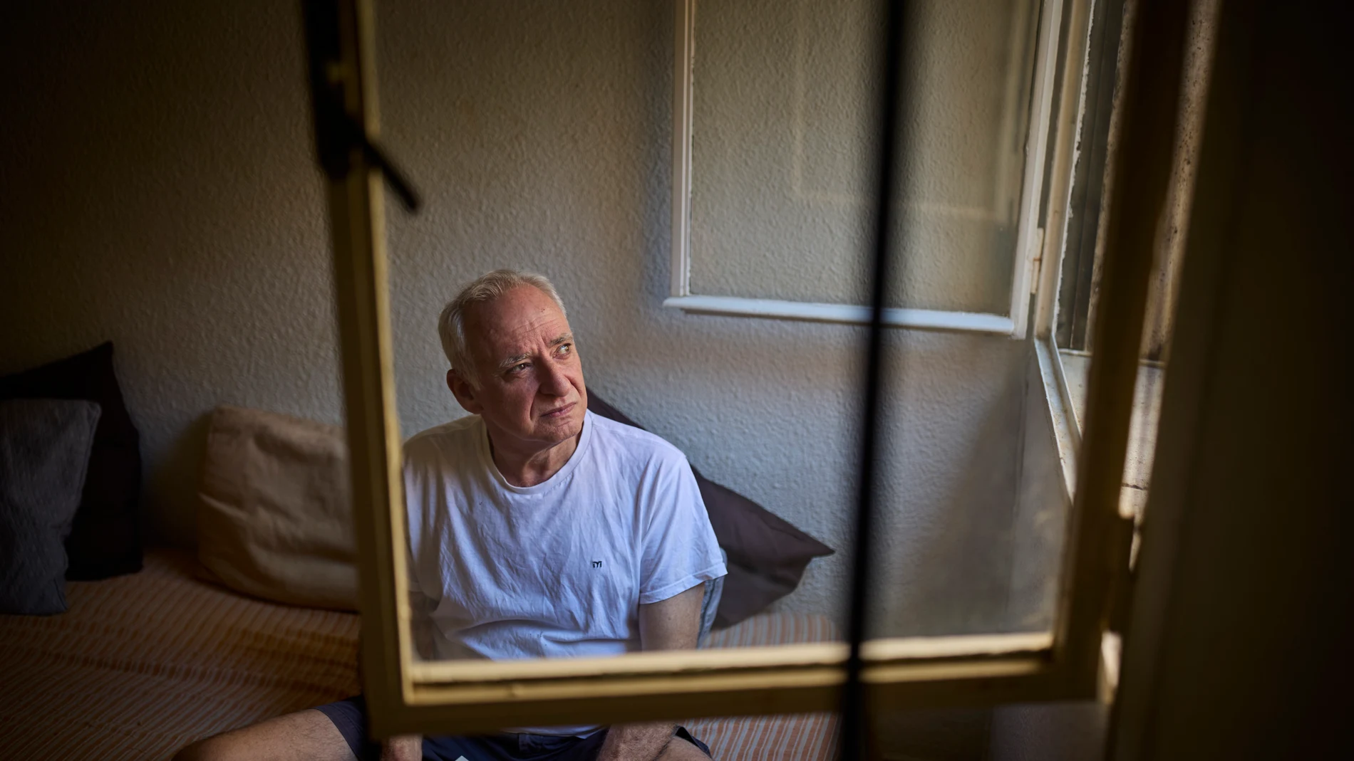 Entrevista con Manolo, un estudiante mayor que se ha matriculado en la Universidad. © Alberto R. Roldán / Diario La Razón. 14 08 2024