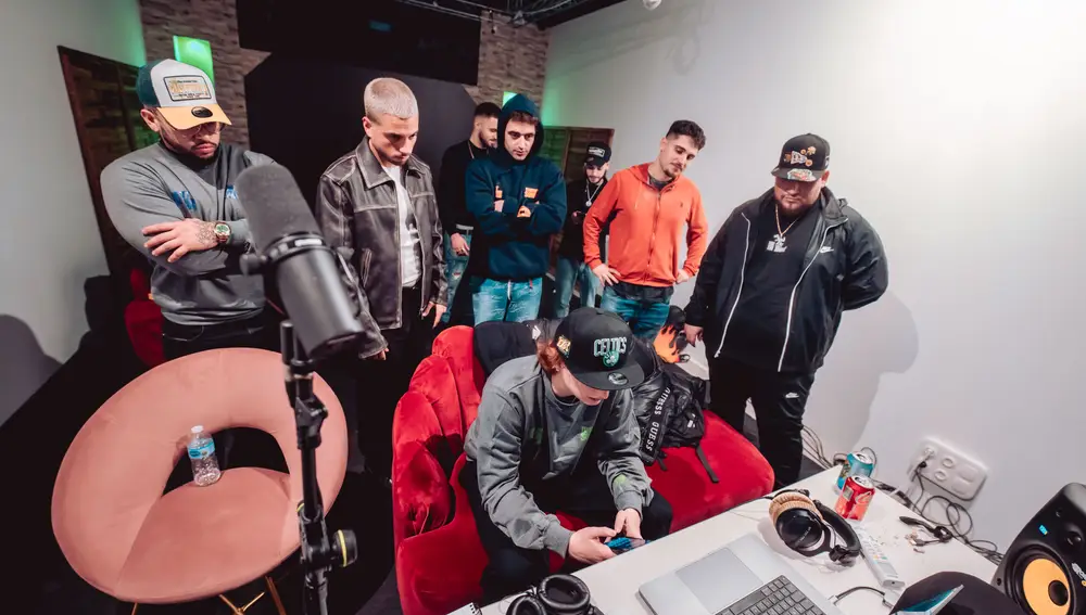Algunos de los artistas emergentes que el proyecto apoya