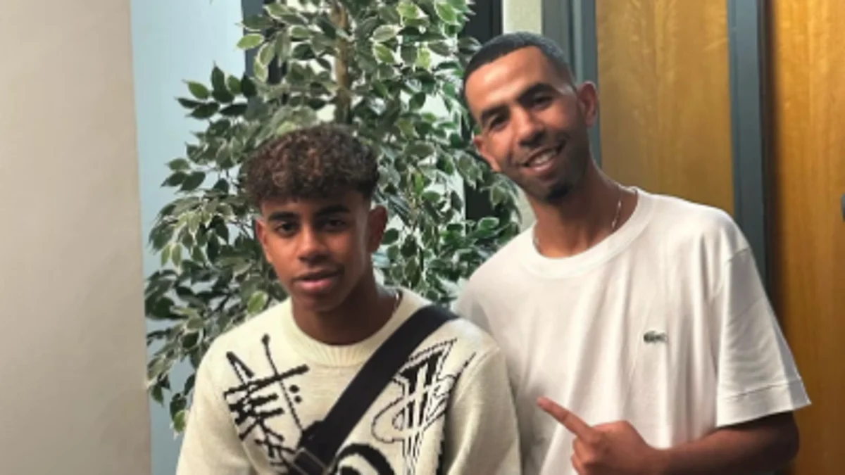 Lamine Yamal junto a su padre