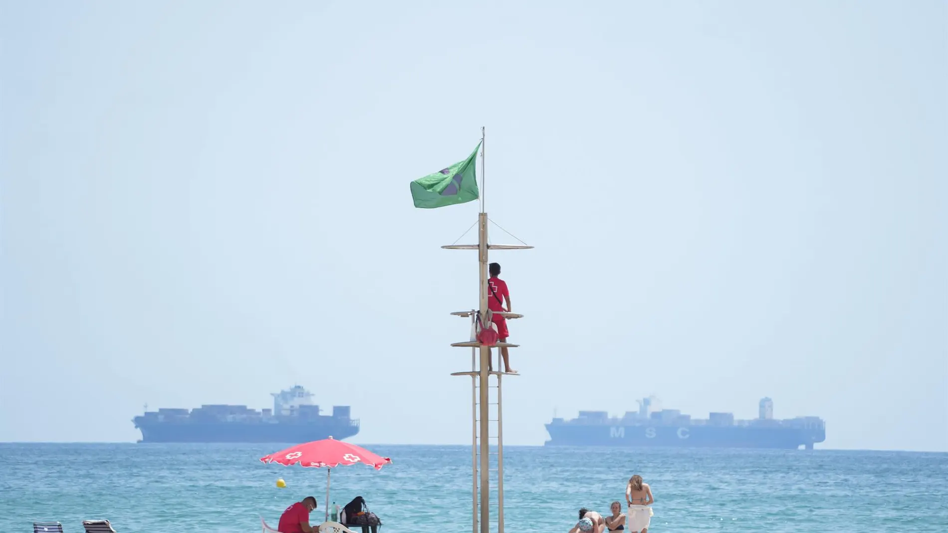 Muere ahogado un hombre en la playa del Saler (Valencia)