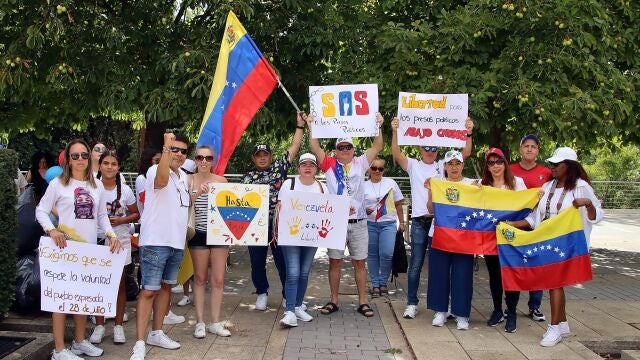 Manifestantes venezolanos en León