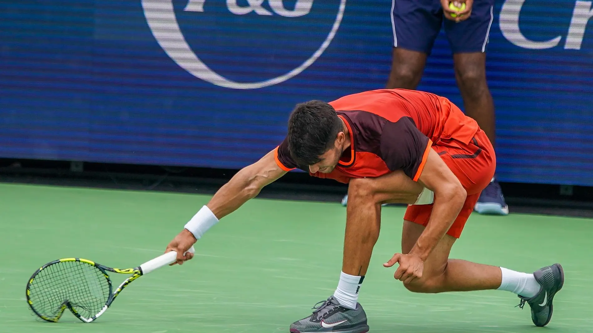 Tenis.- Carlos Alcaraz se disculpa por romper su raqueta: "Mi actitud no fue la correcta"