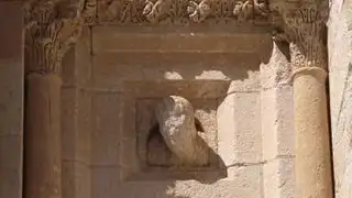 Cabeza aprisionada en la catedral de Zamora Cabeza aprisionada en la catedral de Zamora