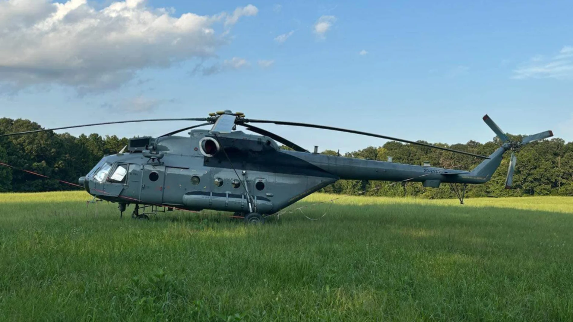 El helicóptero de transporte de fabricación rusa Mi-17 aterrizó en Eldorado, Carolina del Norte
