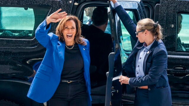 Vice President Kamala Harris kicks off Pennsylvania election campaign bus tour