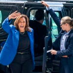 Vice President Kamala Harris kicks off Pennsylvania election campaign bus tour