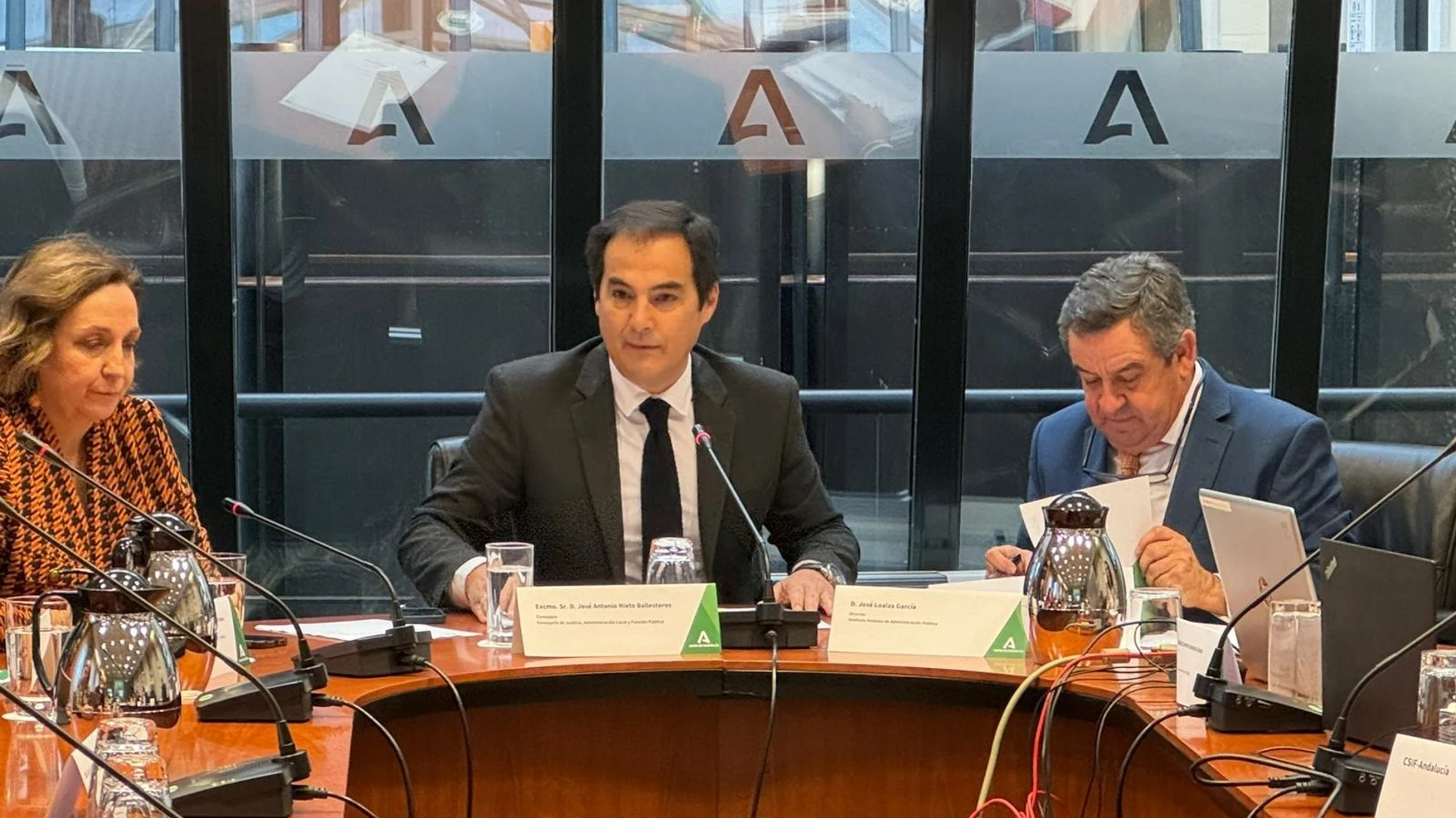 El viceconsejera Ana Corredera, el consejero José Antonio Nieto y el director del IAAP, José Loaiza, en una imagen de archivo