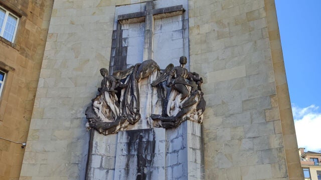 Monumento a las Héroes del simancas