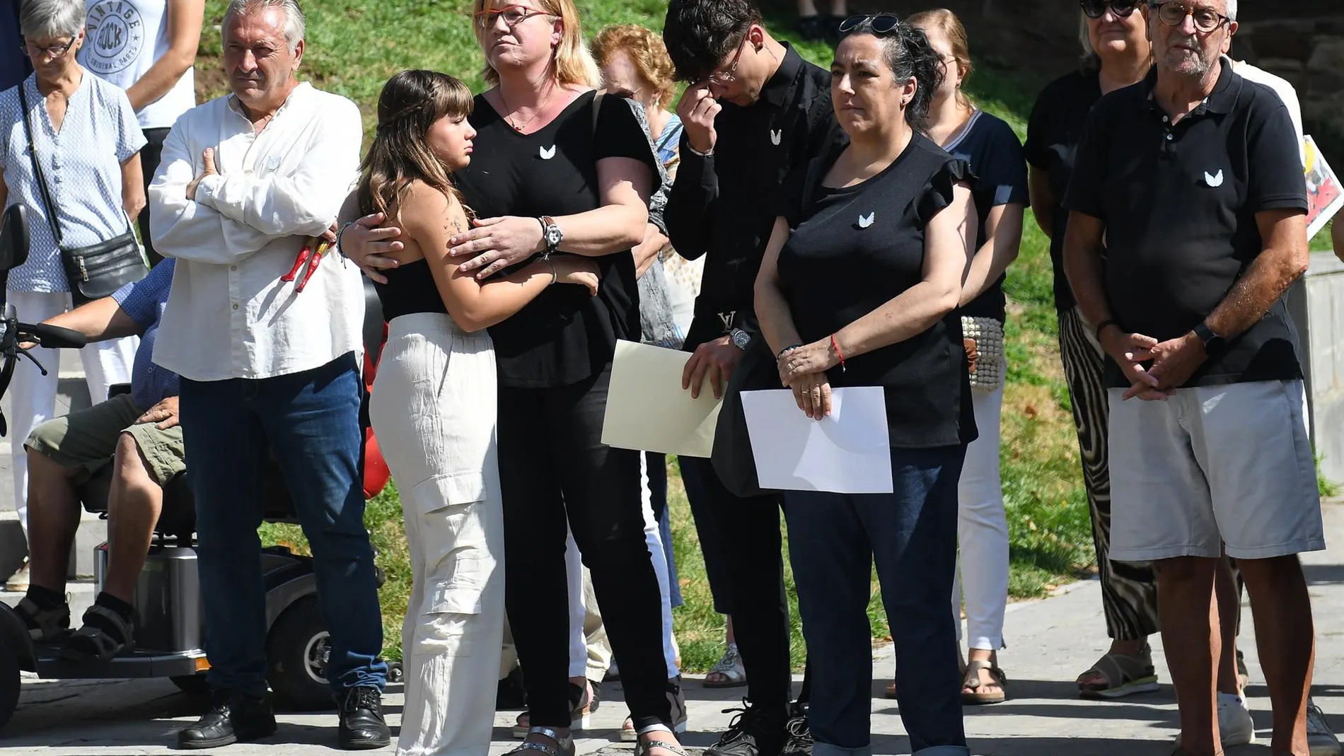 Ripoll (Girona) homenajea con un monolito a las víctimas de los atentados terroristas del 17A