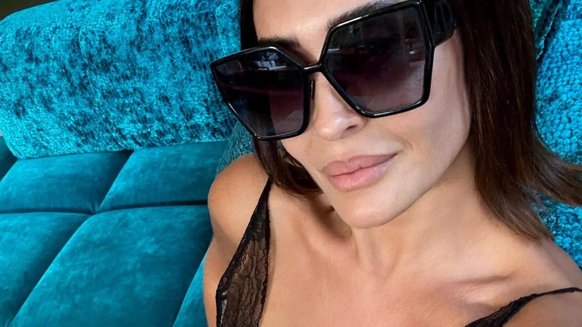 Vicky Martín Berrocal con vestidod e rebajas de Zara.