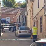 Efectivos de la Guardia Civil en Otero donde un varón mató a su hijastra con un disparo en la frente