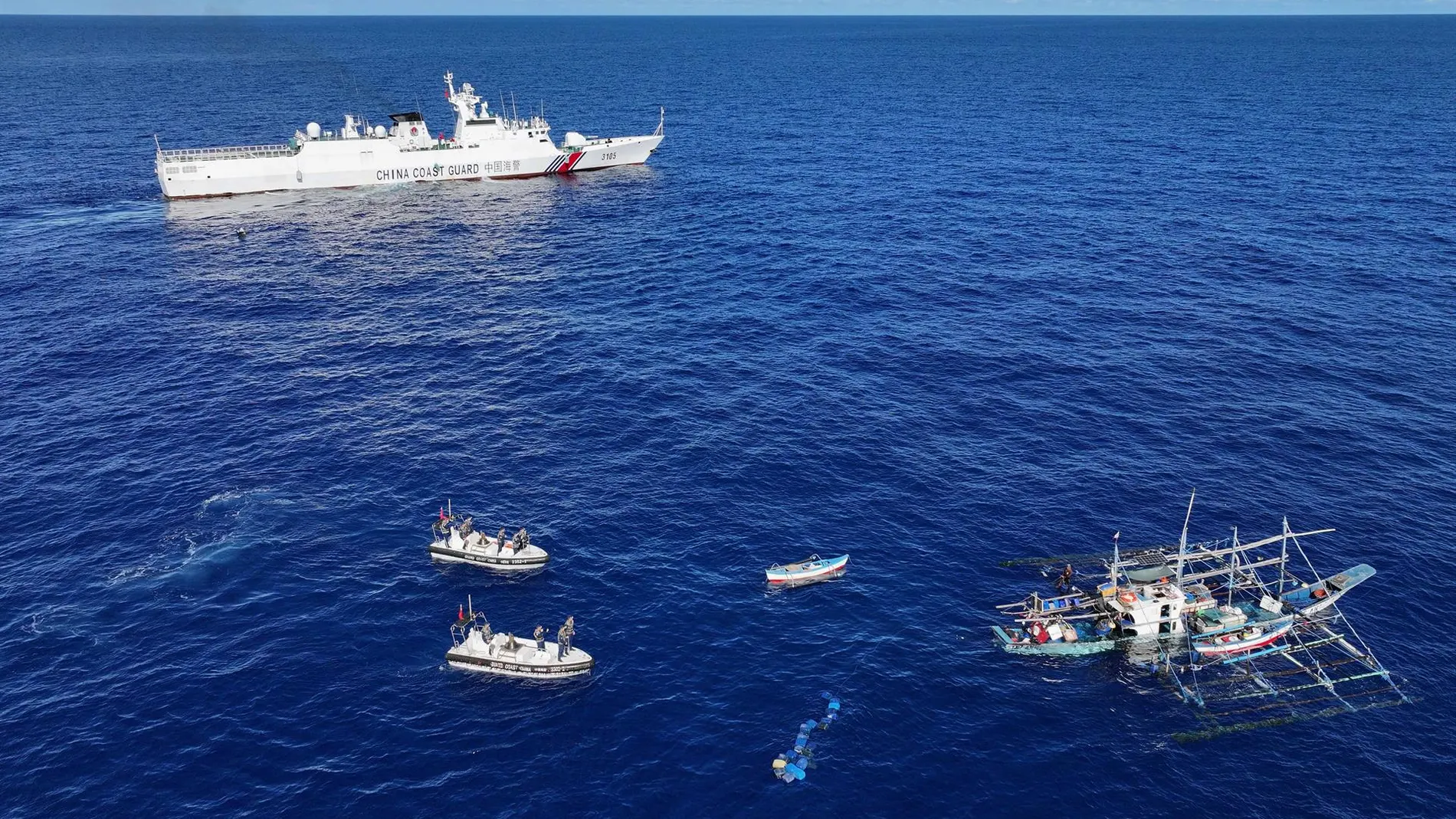 AMP.- China/Filipinas.-Un buque de Filipinas colisiona con uno chino en una zona disputada en el mar de China Meridional
